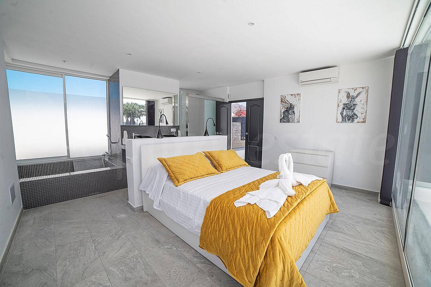 4 soverom Villa til salgs i Playa Blanca med svømmebasseng garasje - € 1 350 000 (Ref: 8212123)