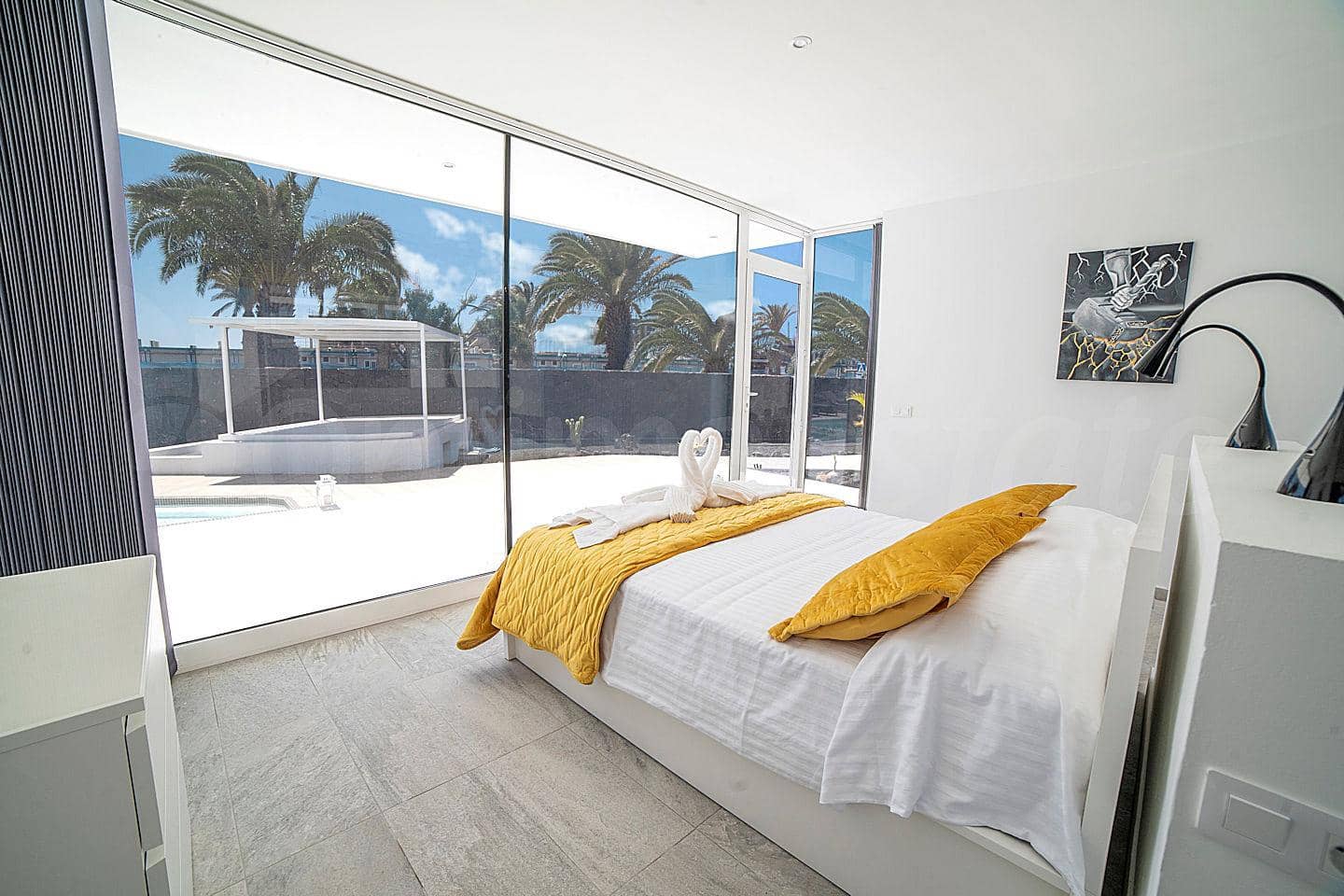 4 soverom Villa til salgs i Playa Blanca med svømmebasseng garasje - € 1 350 000 (Ref: 8212123)