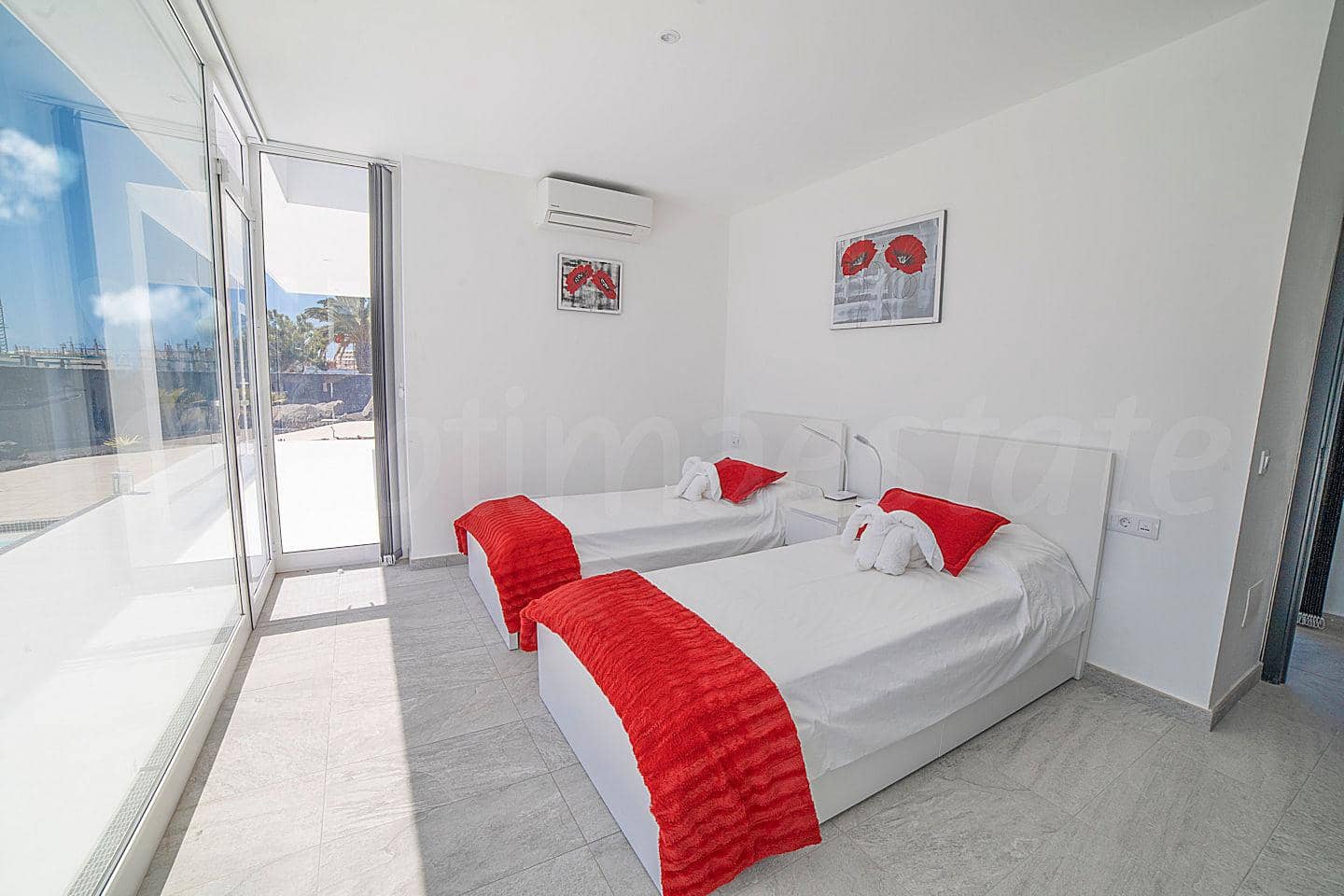 4 soverom Villa til salgs i Playa Blanca med svømmebasseng garasje - € 1 350 000 (Ref: 8212123)