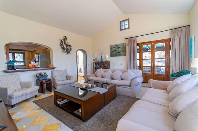 3 sypialnia Willa na sprzedaż w Playa Blanca, Yaiza z basenem - 689 000 € (Ref: 8364216)