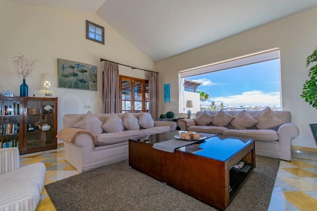 3 sypialnia Willa na sprzedaż w Playa Blanca, Yaiza z basenem - 689 000 € (Ref: 8364216)