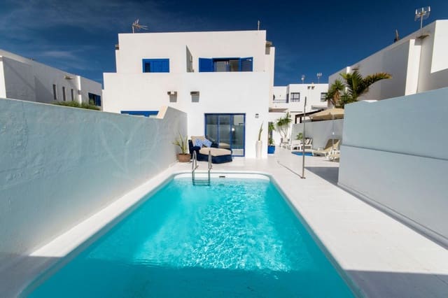 3 Zimmer Villa zu verkaufen in Playa Blanca, Yaiza mit Pool - 497.000 € (Ref: 8681633)
