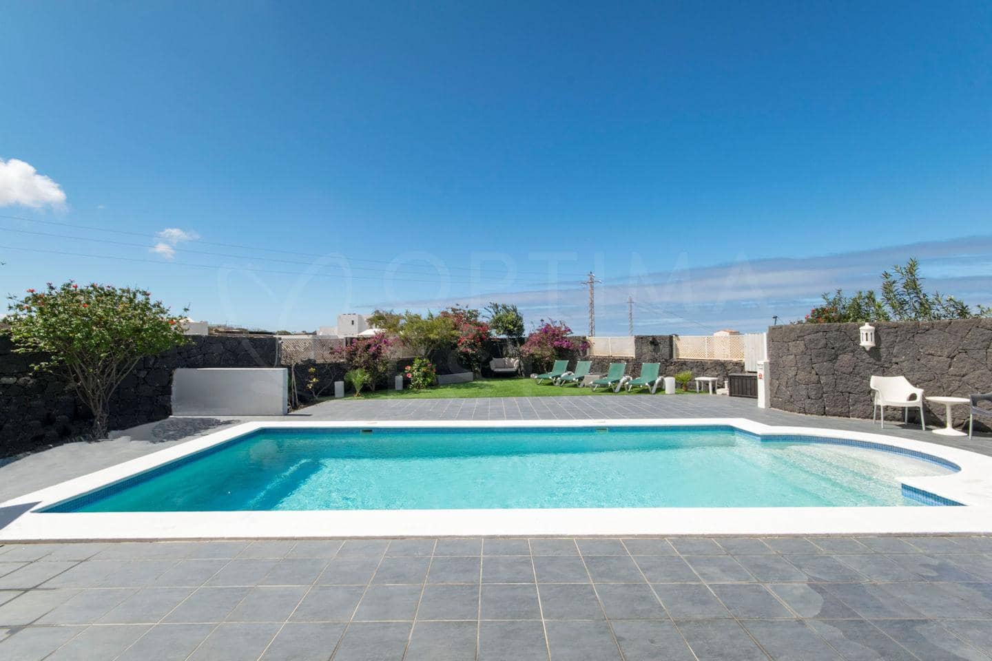 4 soveværelse Villa til salg i Las Brenas med swimmingpool - € 765.000 (Ref: 8881103)