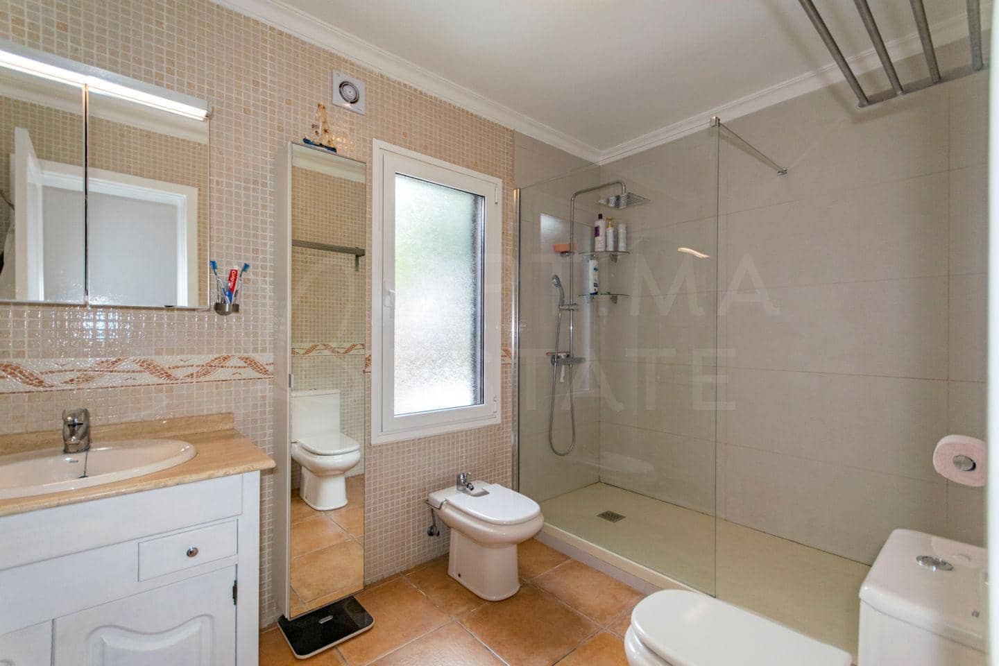 4 soveværelse Villa til salg i Las Brenas med swimmingpool - € 765.000 (Ref: 8881103)