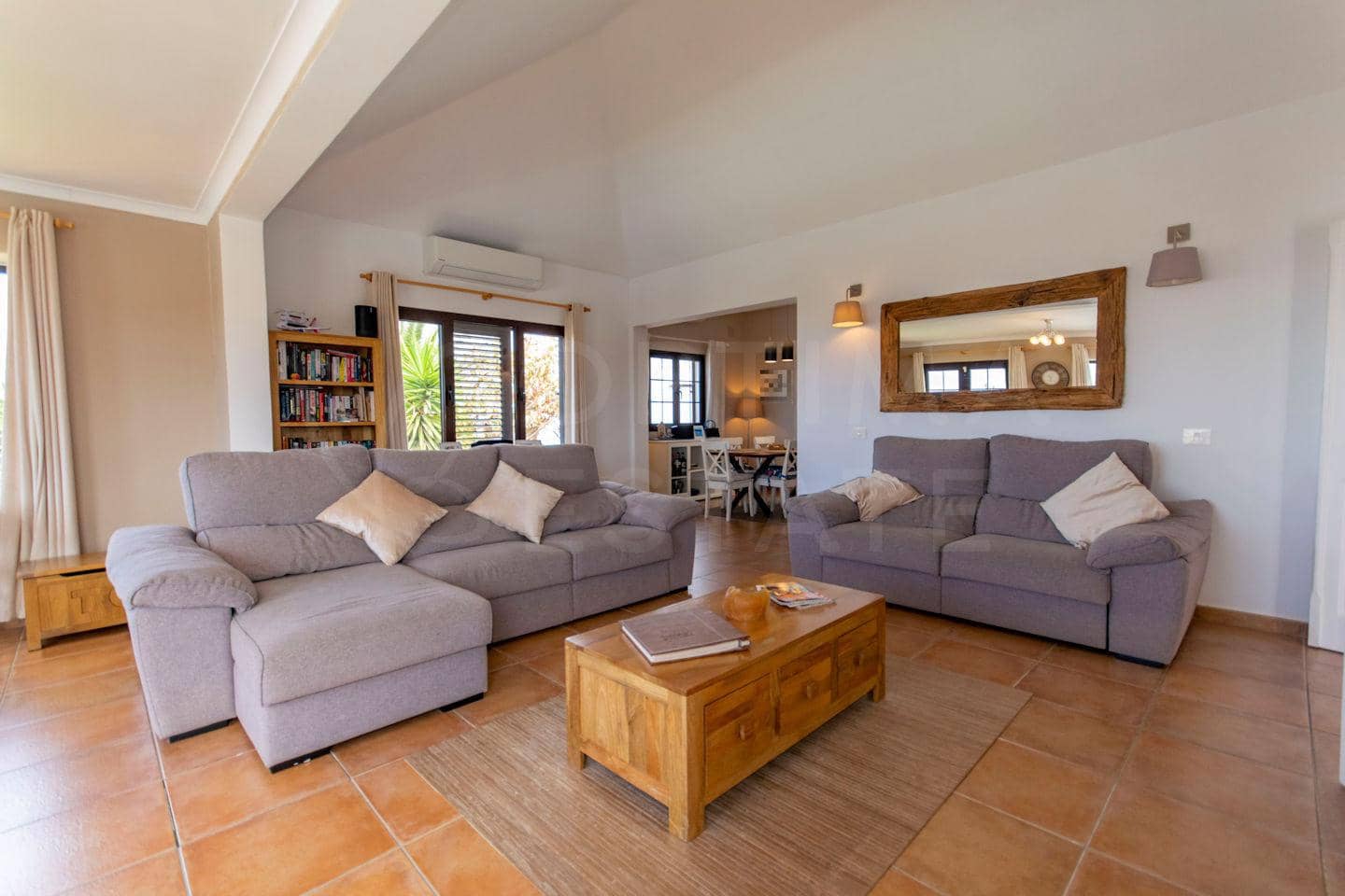 4 soveværelse Villa til salg i Las Brenas med swimmingpool - € 765.000 (Ref: 8881103)