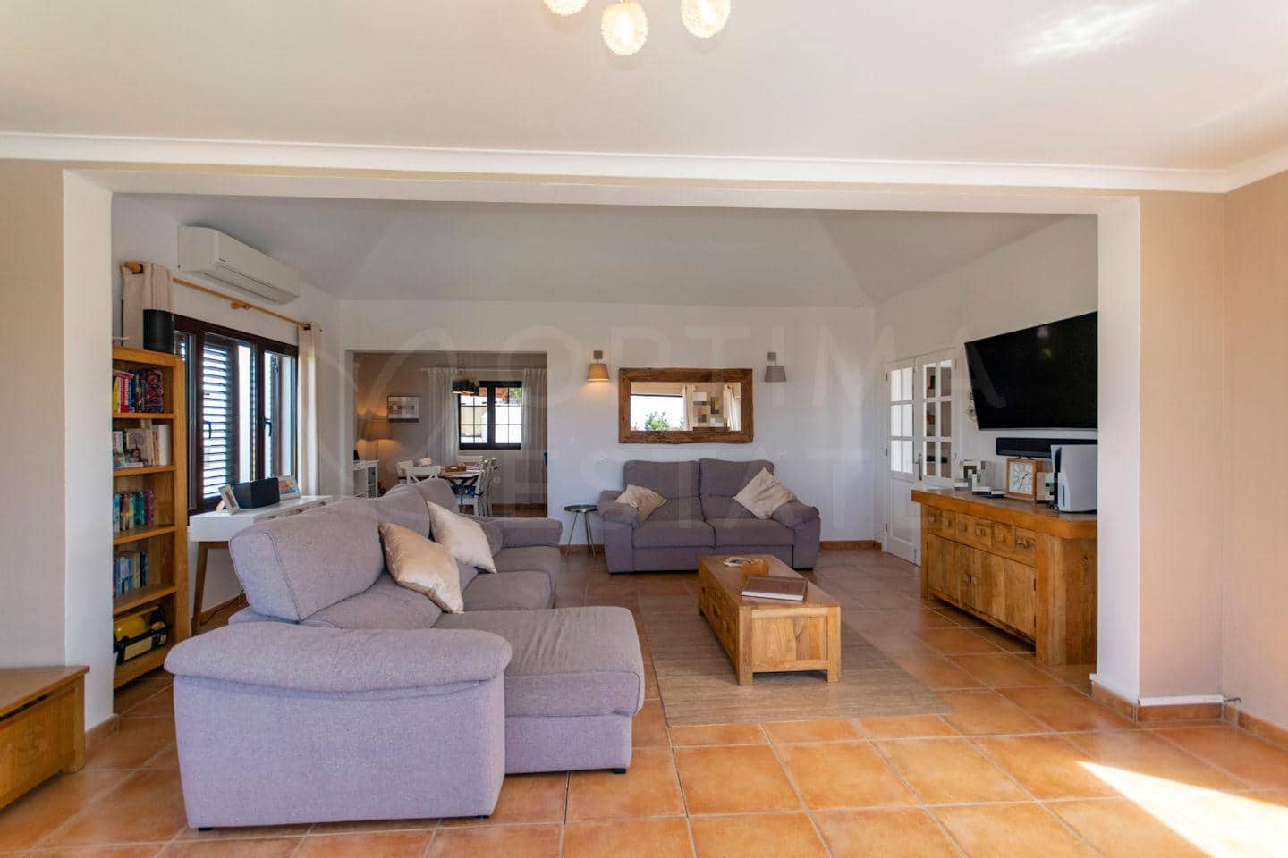 4 soveværelse Villa til salg i Las Brenas med swimmingpool - € 765.000 (Ref: 8881103)