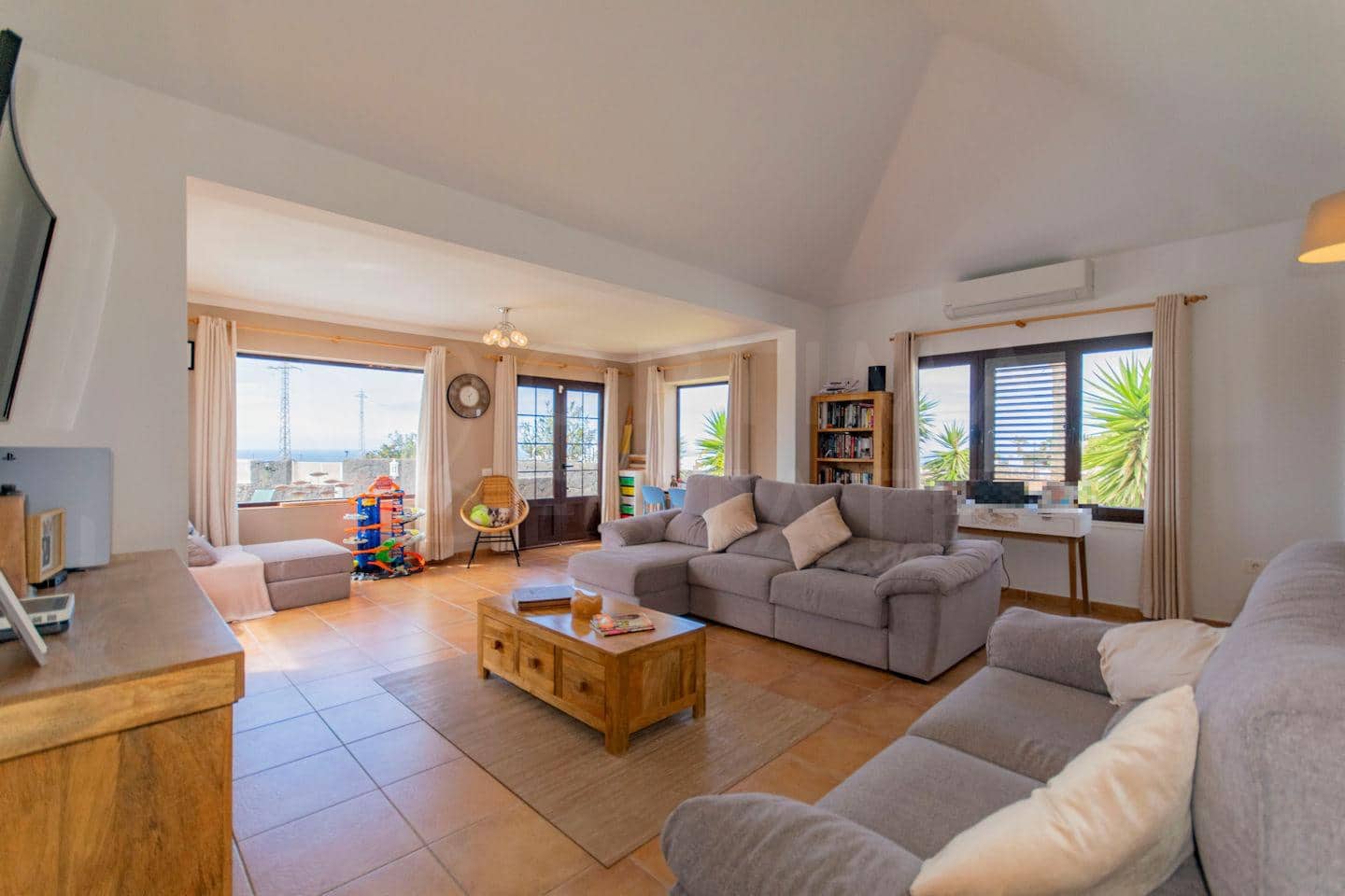 4 soveværelse Villa til salg i Las Brenas med swimmingpool - € 765.000 (Ref: 8881103)