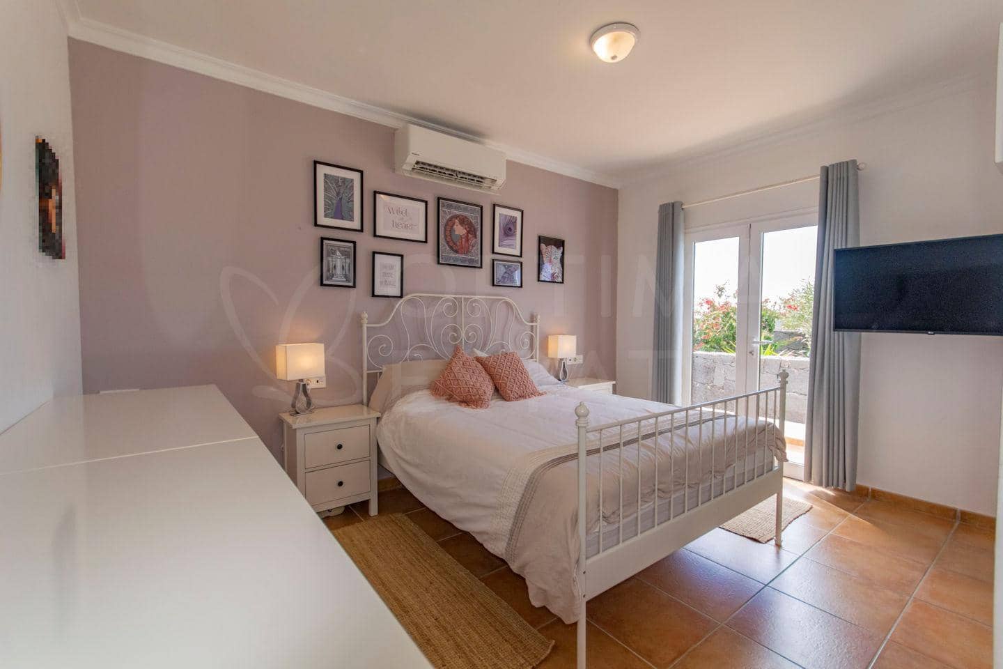 4 soveværelse Villa til salg i Las Brenas med swimmingpool - € 765.000 (Ref: 8881103)