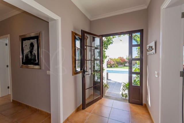 4 quarto Moradia para venda em Las Brenas, Yaiza com piscina - 765 000 € (Ref: 8881103)