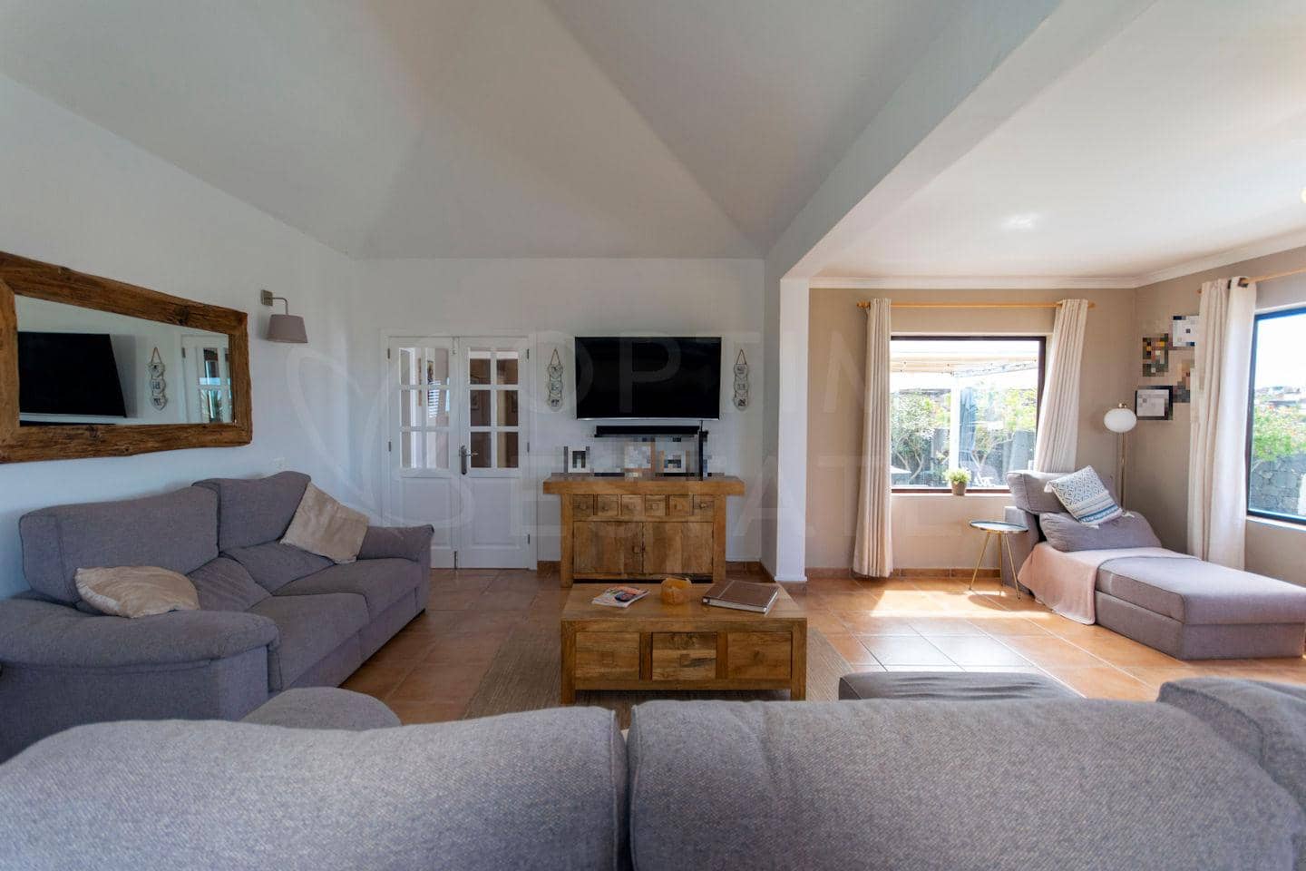 4 soveværelse Villa til salg i Las Brenas med swimmingpool - € 765.000 (Ref: 8881103)