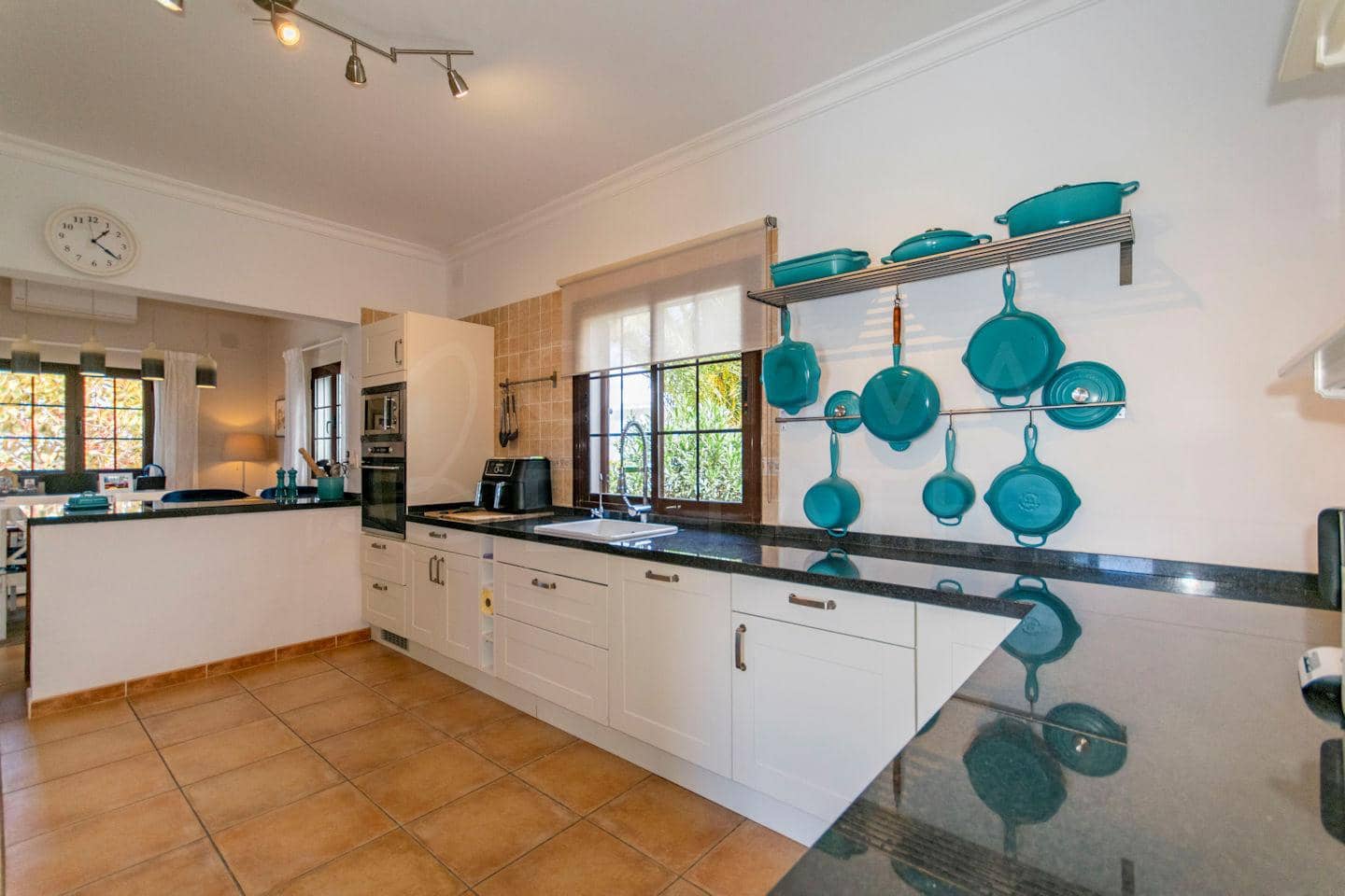 4 soveværelse Villa til salg i Las Brenas med swimmingpool - € 765.000 (Ref: 8881103)