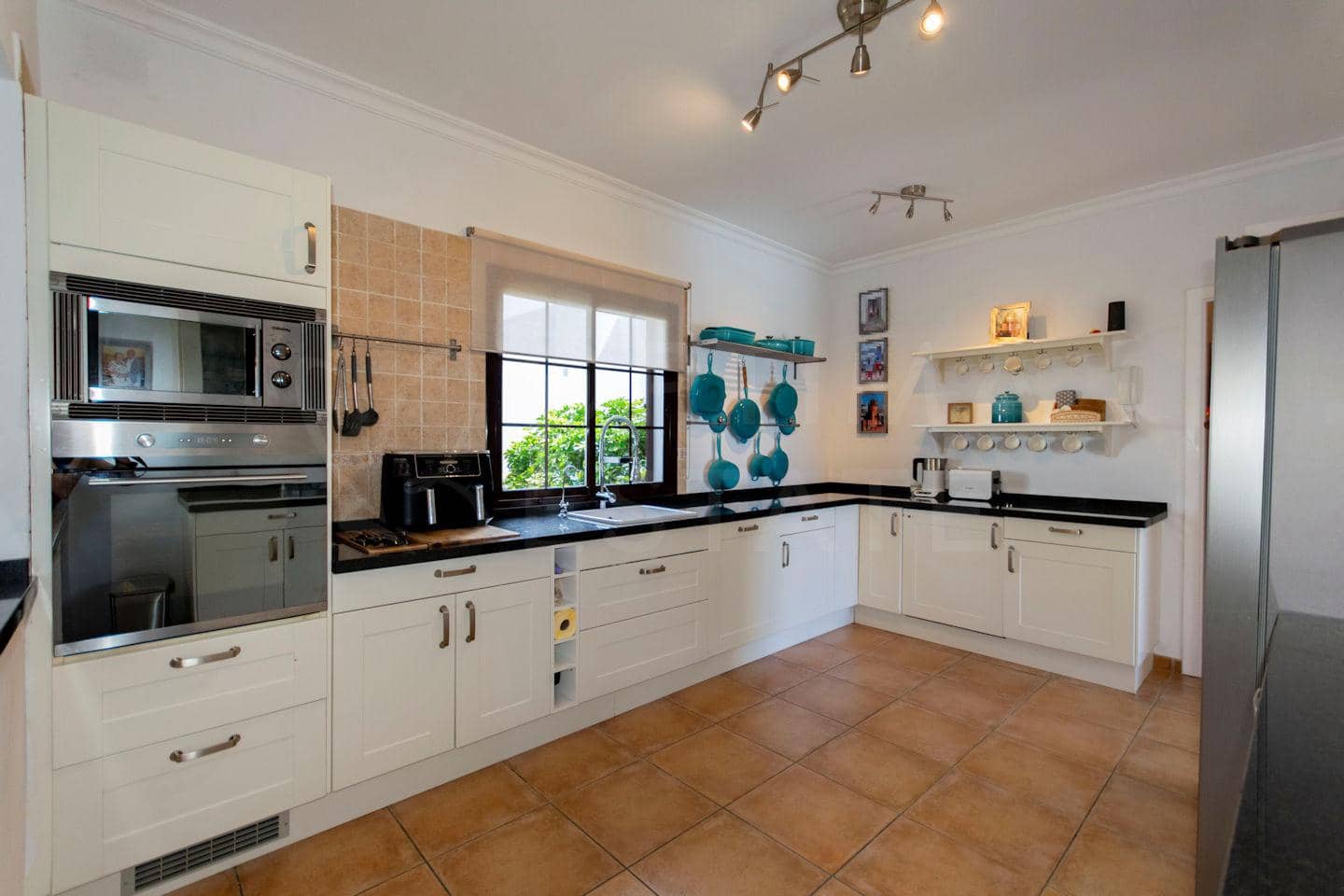 4 soveværelse Villa til salg i Las Brenas med swimmingpool - € 765.000 (Ref: 8881103)