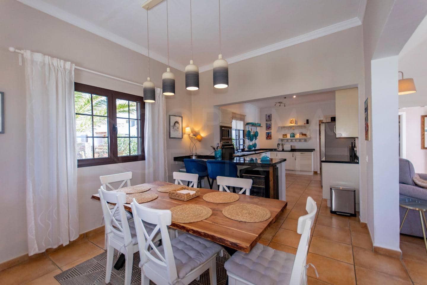 4 soveværelse Villa til salg i Las Brenas med swimmingpool - € 765.000 (Ref: 8881103)