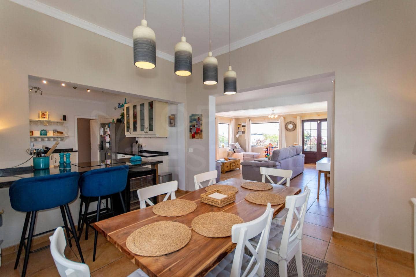 4 soveværelse Villa til salg i Las Brenas med swimmingpool - € 765.000 (Ref: 8881103)