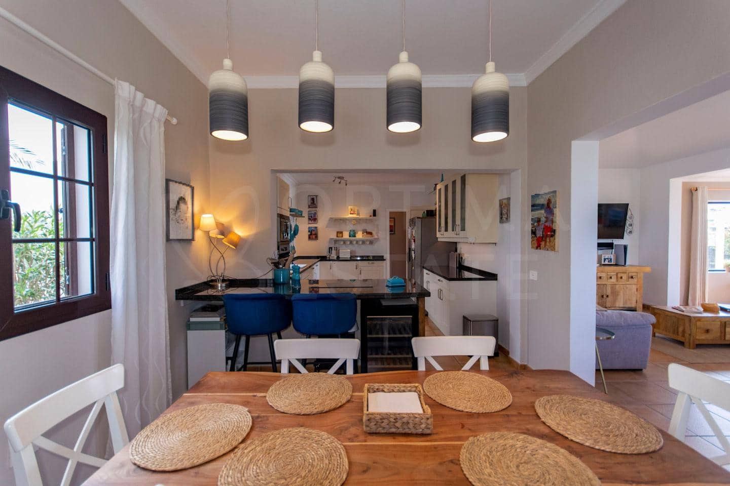 4 soveværelse Villa til salg i Las Brenas med swimmingpool - € 765.000 (Ref: 8881103)