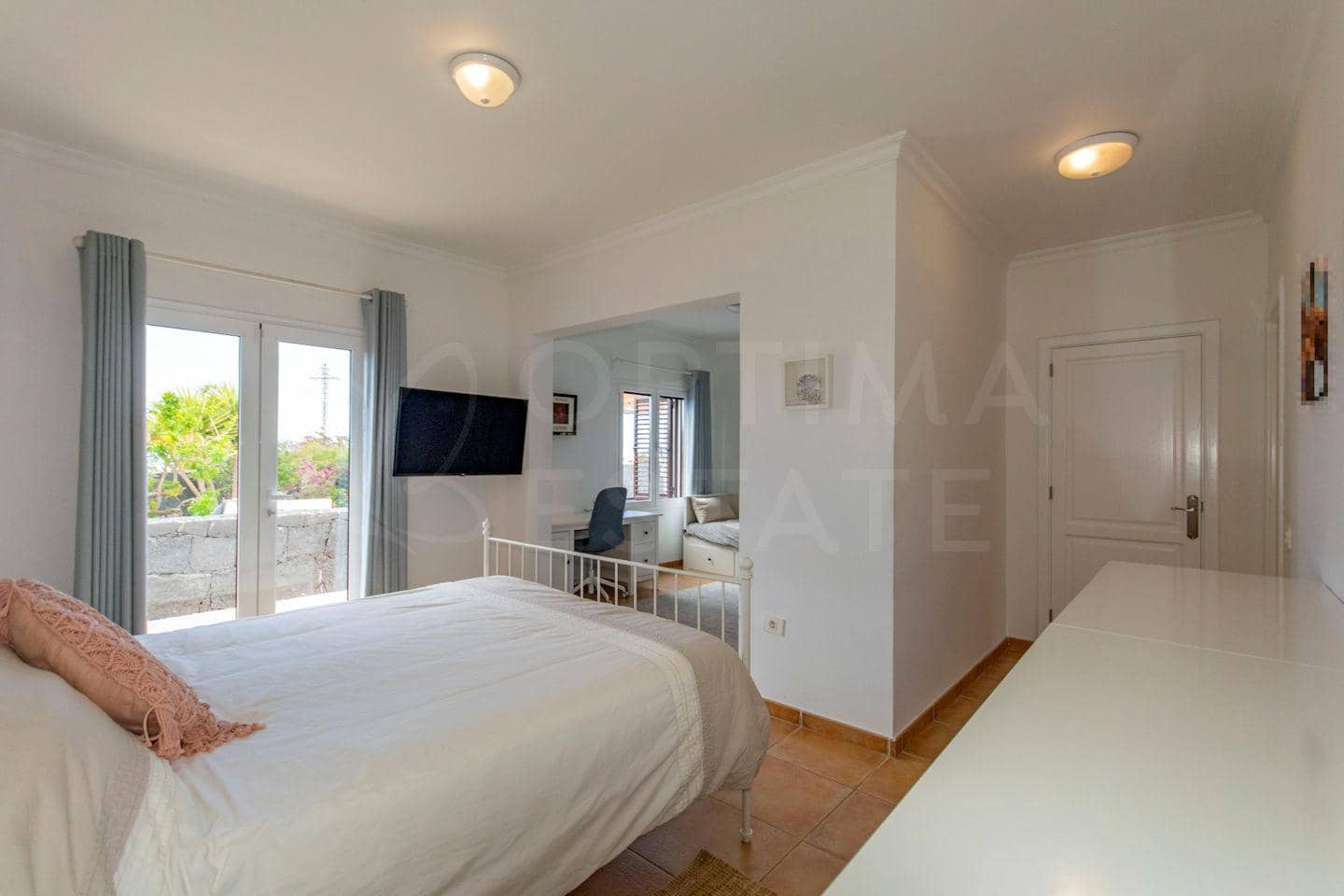 4 soveværelse Villa til salg i Las Brenas med swimmingpool - € 765.000 (Ref: 8881103)