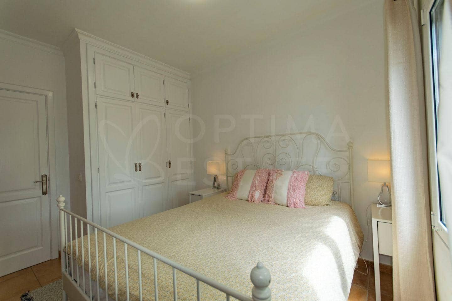 4 soveværelse Villa til salg i Las Brenas med swimmingpool - € 765.000 (Ref: 8881103)