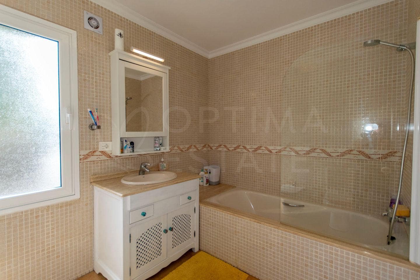 4 soveværelse Villa til salg i Las Brenas med swimmingpool - € 765.000 (Ref: 8881103)