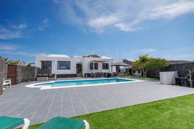 4 quarto Moradia para venda em Las Brenas, Yaiza com piscina - 765 000 € (Ref: 8881103)