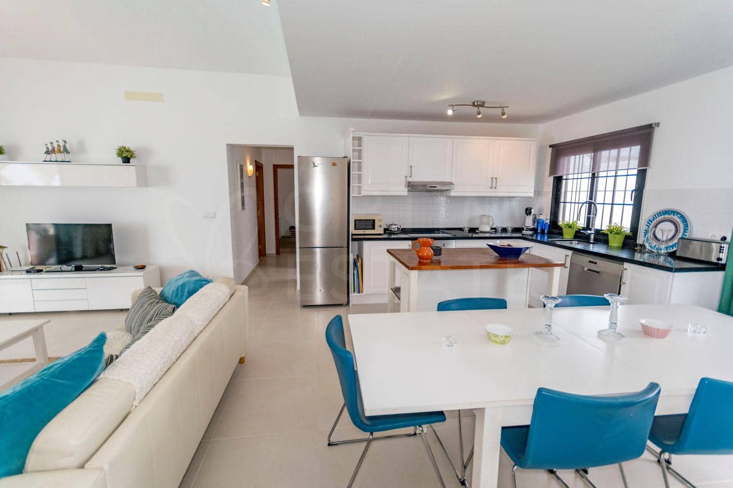 4 soveværelse Villa til salg i Playa Blanca med swimmingpool - € 689.000 (Ref: 9128902)