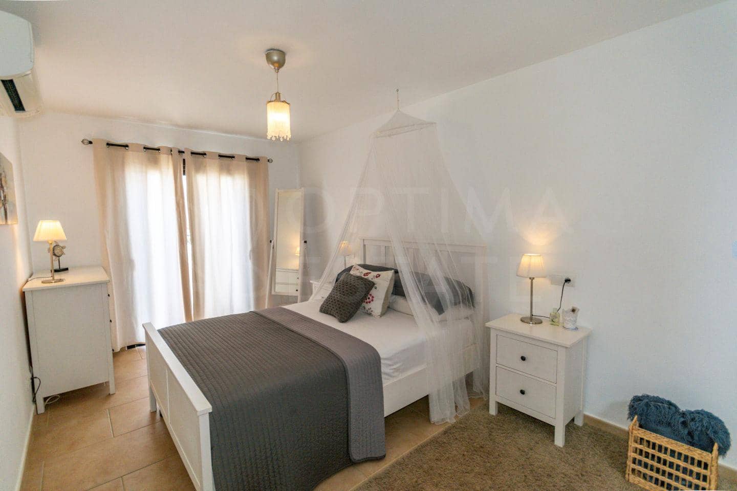 4 soveværelse Villa til salg i Playa Blanca med swimmingpool - € 689.000 (Ref: 9128902)