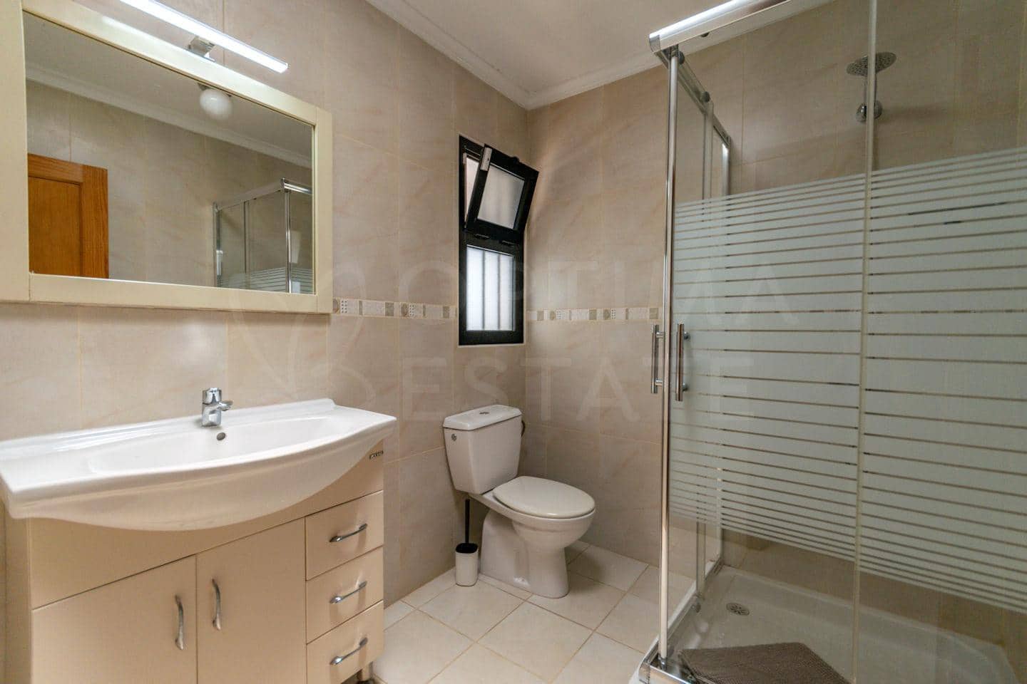 4 soveværelse Villa til salg i Playa Blanca med swimmingpool - € 689.000 (Ref: 9128902)