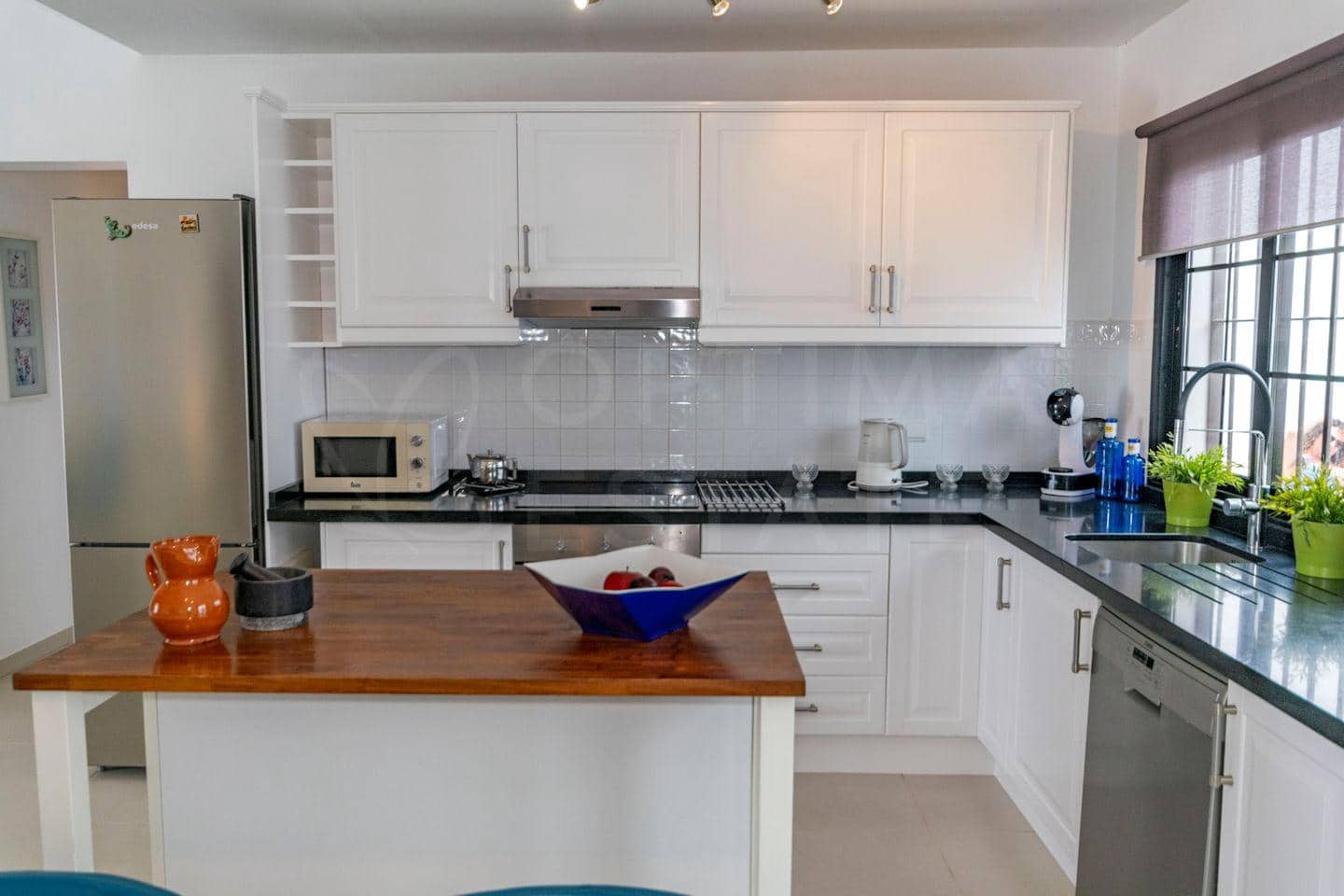 4 soveværelse Villa til salg i Playa Blanca med swimmingpool - € 689.000 (Ref: 9128902)