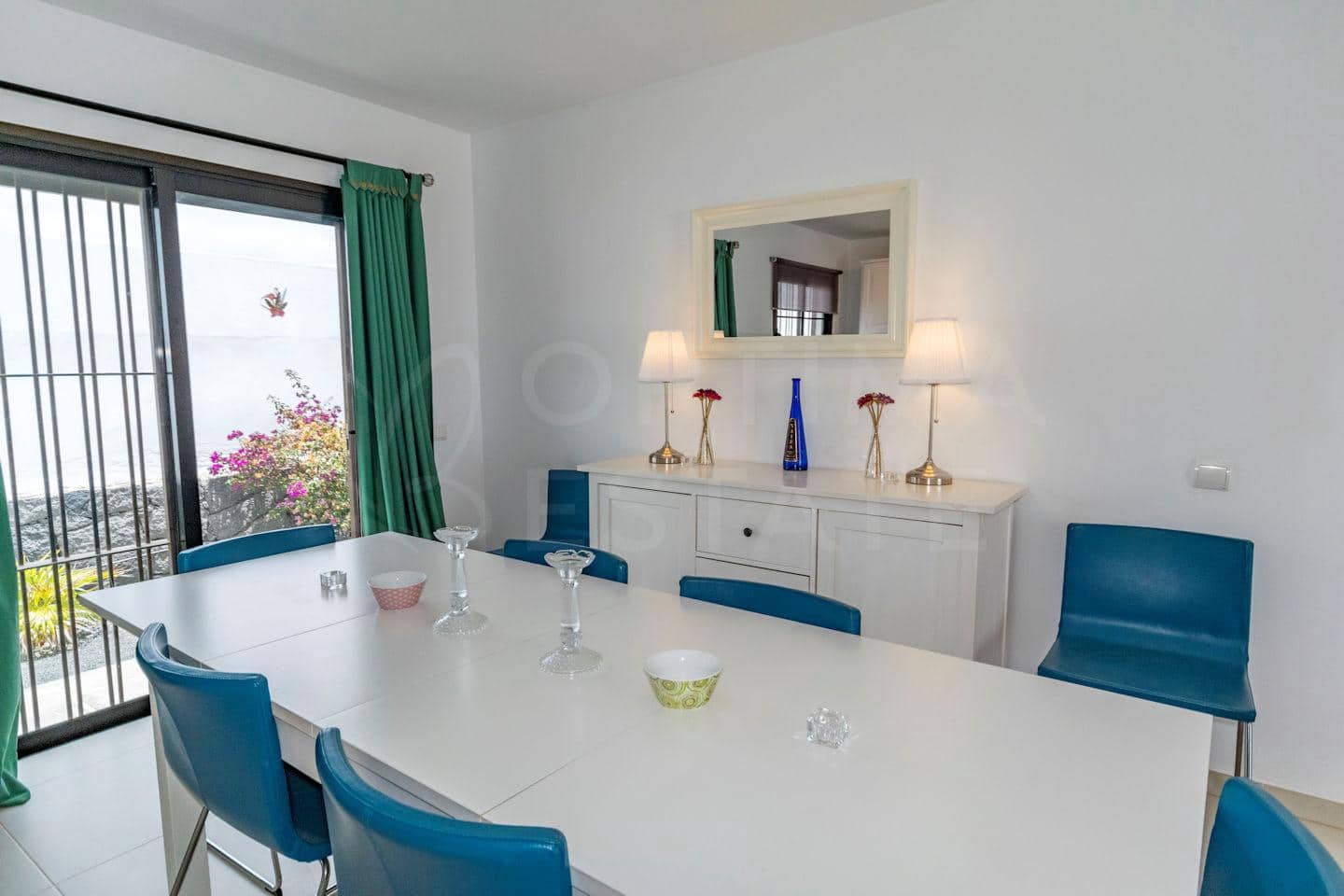 4 soveværelse Villa til salg i Playa Blanca med swimmingpool - € 689.000 (Ref: 9128902)
