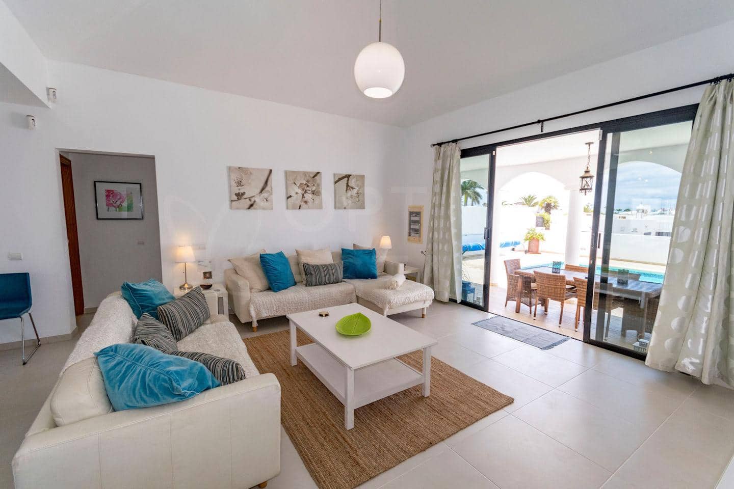 4 soveværelse Villa til salg i Playa Blanca med swimmingpool - € 689.000 (Ref: 9128902)