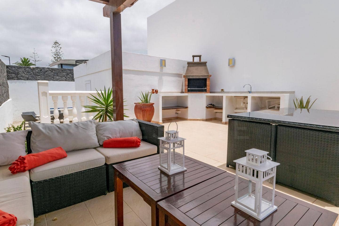 4 soveværelse Villa til salg i Playa Blanca med swimmingpool - € 689.000 (Ref: 9128902)