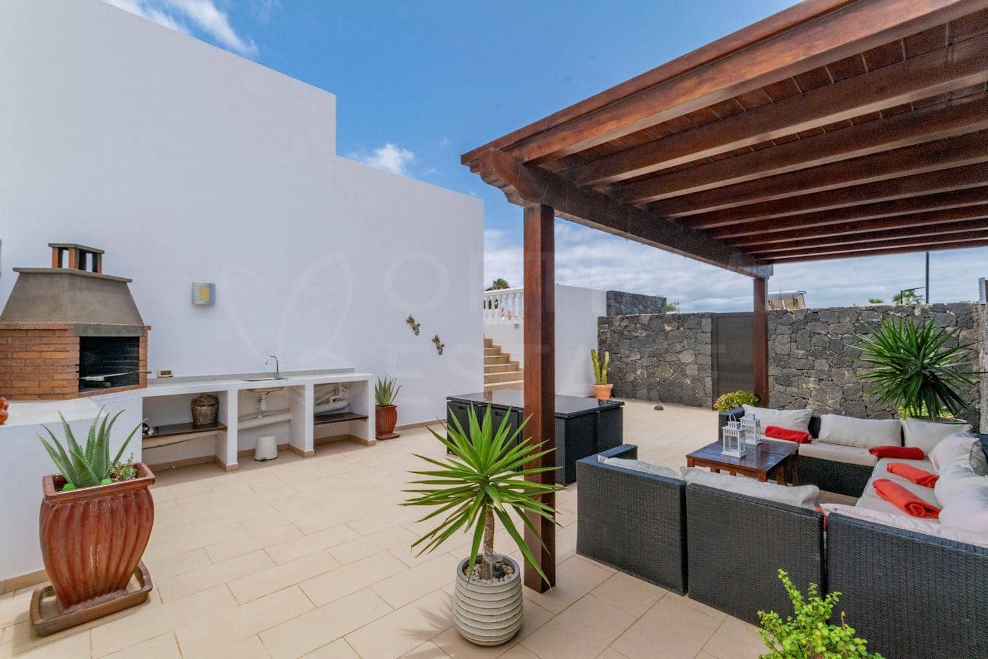 4 soveværelse Villa til salg i Playa Blanca med swimmingpool - € 689.000 (Ref: 9128902)