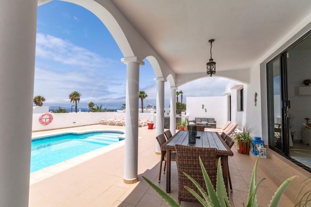 4 soveværelse Villa til salg i Playa Blanca, Yaiza med swimmingpool - € 689.000 (Ref: 9128902)