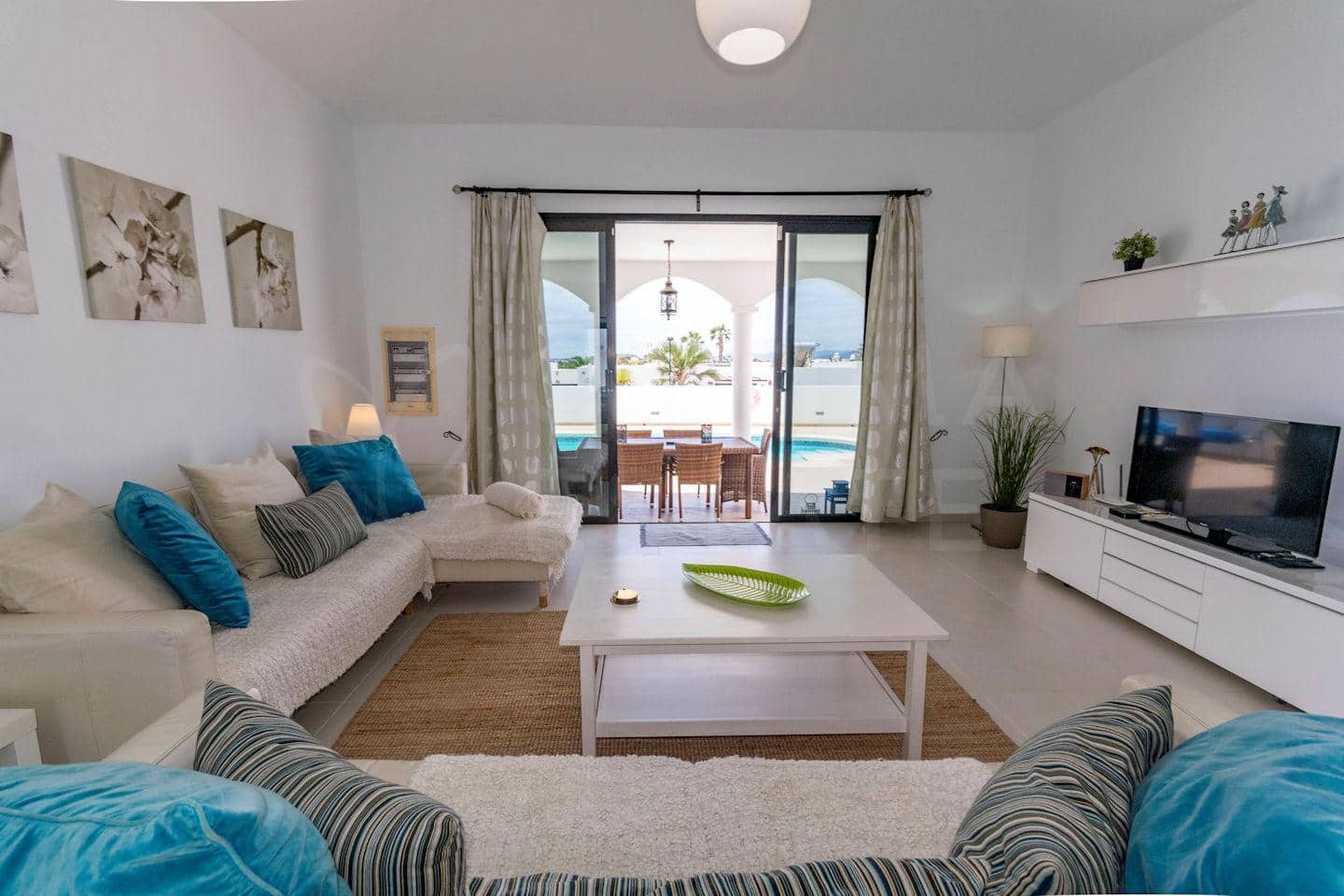 4 soveværelse Villa til salg i Playa Blanca med swimmingpool - € 689.000 (Ref: 9128902)