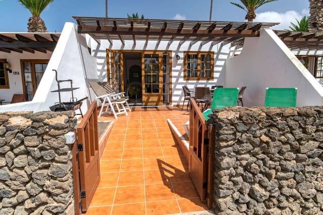 1 sypialnia Willa na sprzedaż w Playa Blanca, Yaiza z basenem - 295 000 € (Ref: 9426538)