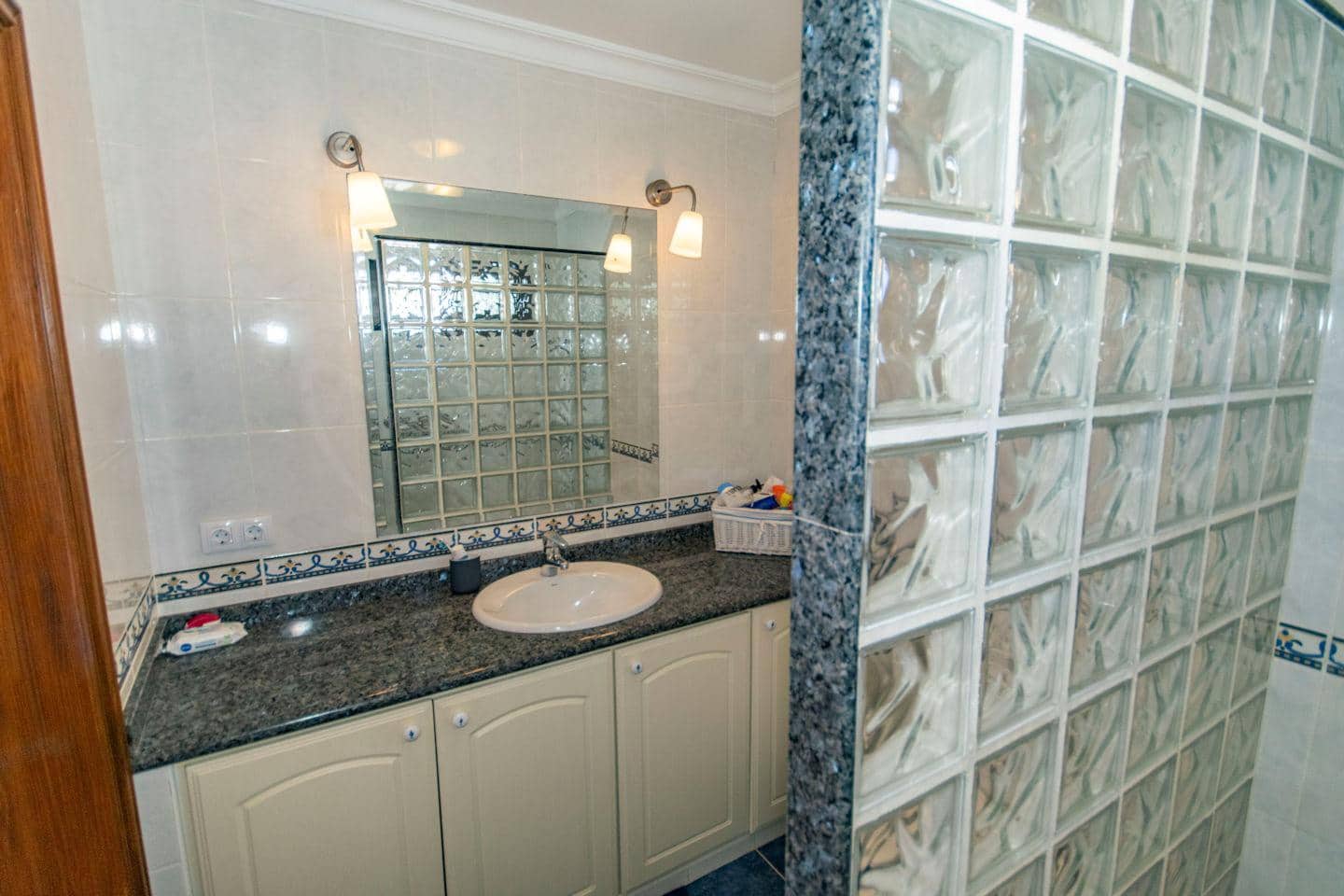 Chalet de 3 habitaciones en Playa Blanca en venta con piscina garaje - 750.000 € (Ref: 9436337)