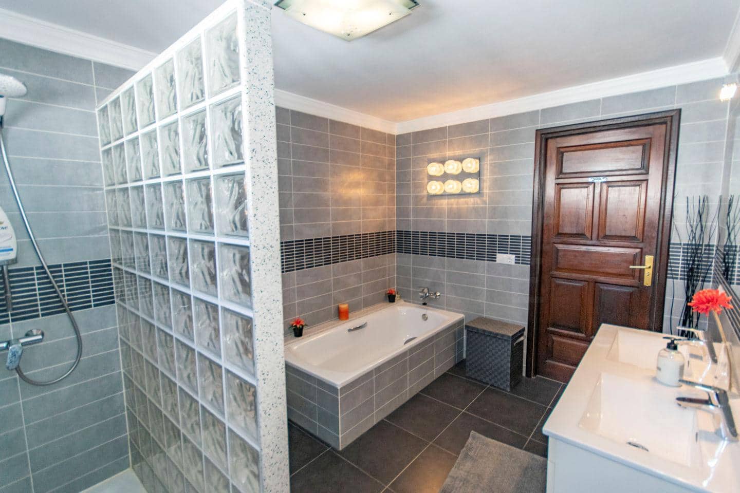 Chalet de 3 habitaciones en Playa Blanca en venta con piscina garaje - 750.000 € (Ref: 9436337)