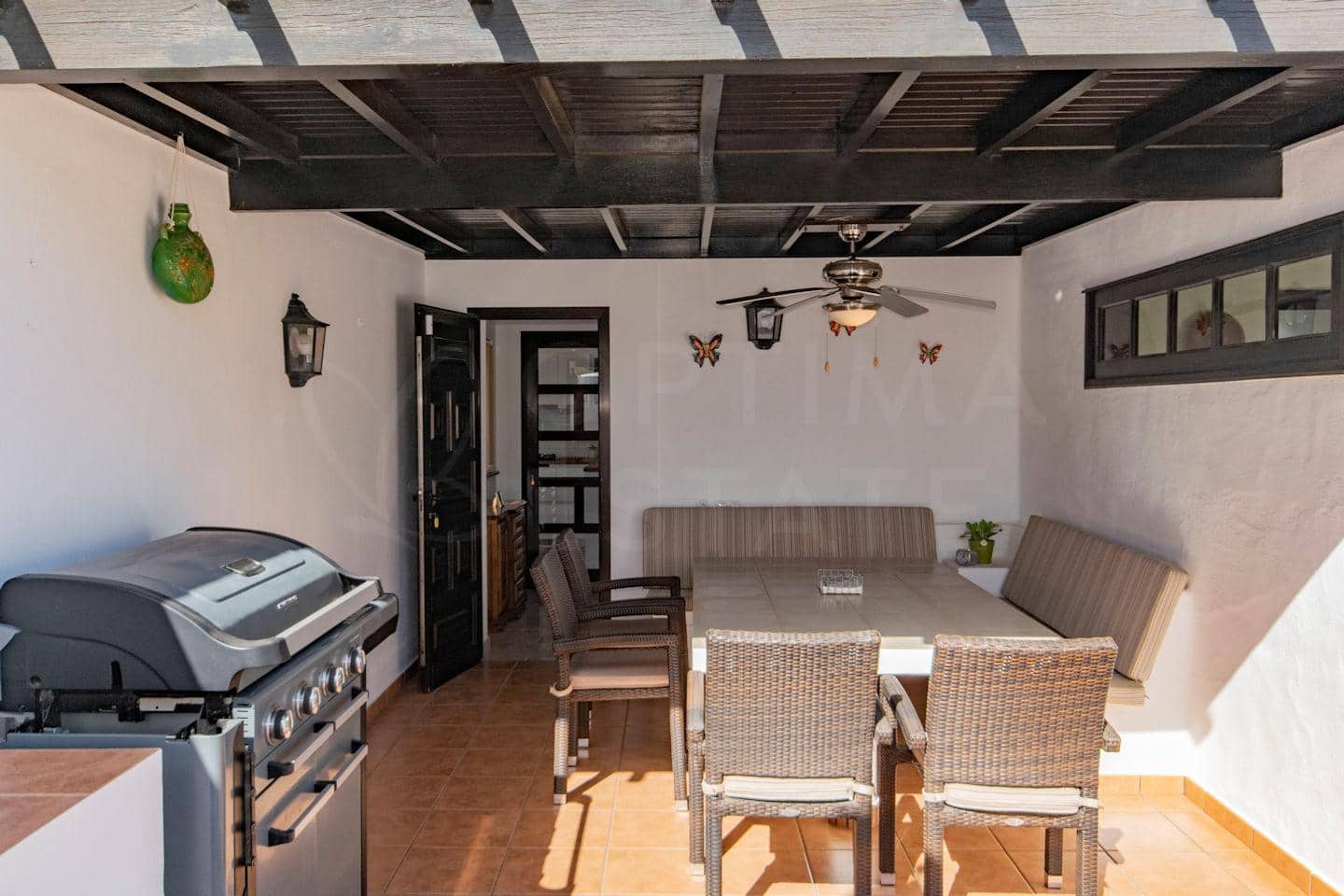 Chalet de 3 habitaciones en Playa Blanca en venta con piscina garaje - 750.000 € (Ref: 9436337)
