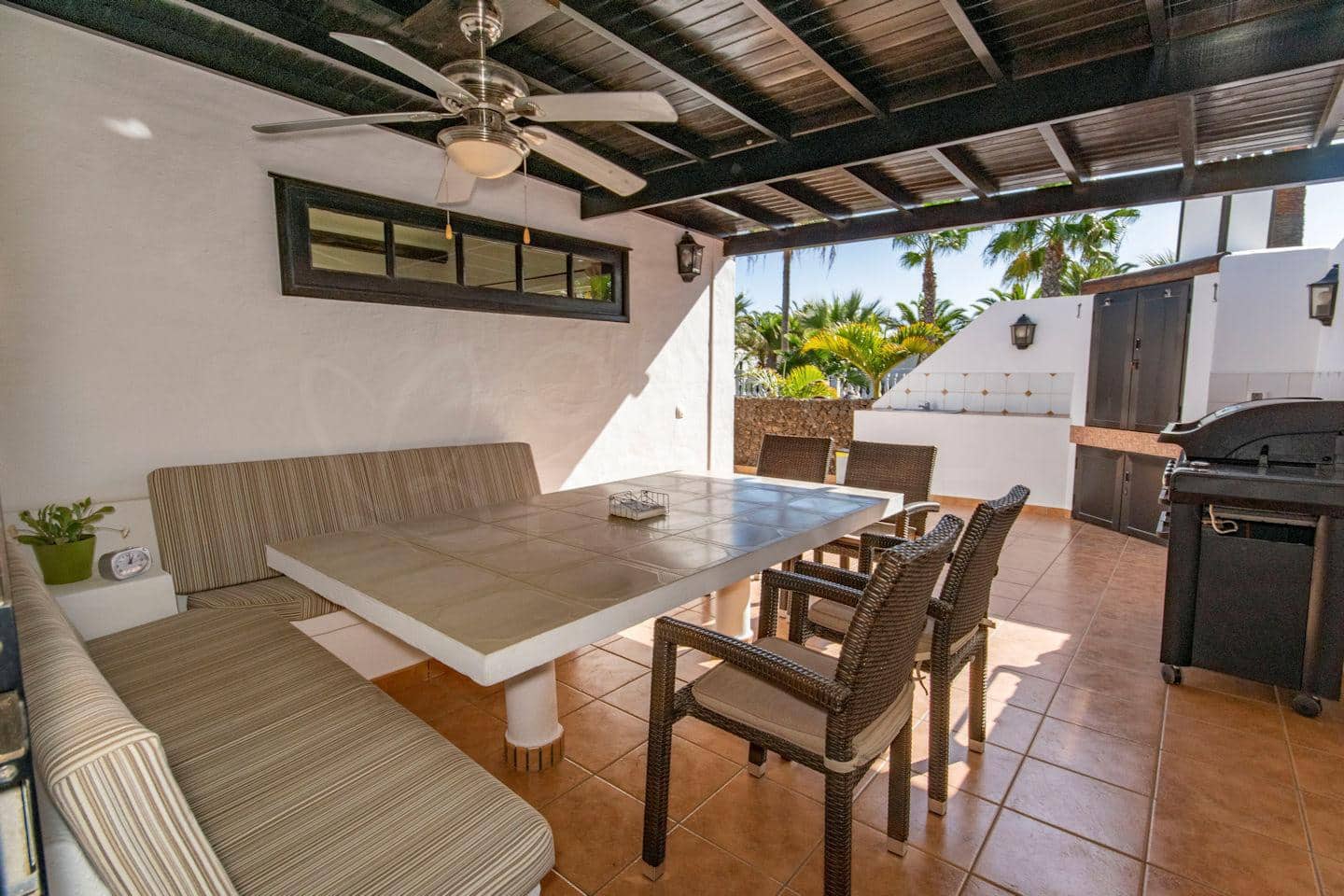 Chalet de 3 habitaciones en Playa Blanca en venta con piscina garaje - 750.000 € (Ref: 9436337)