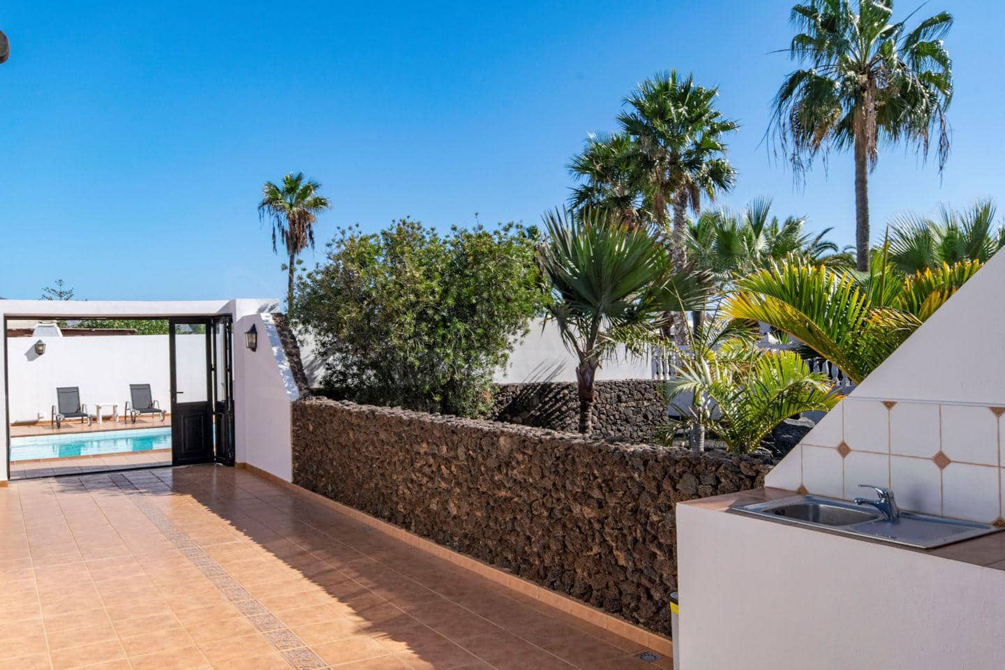 Chalet de 3 habitaciones en Playa Blanca en venta con piscina garaje - 750.000 € (Ref: 9436337)