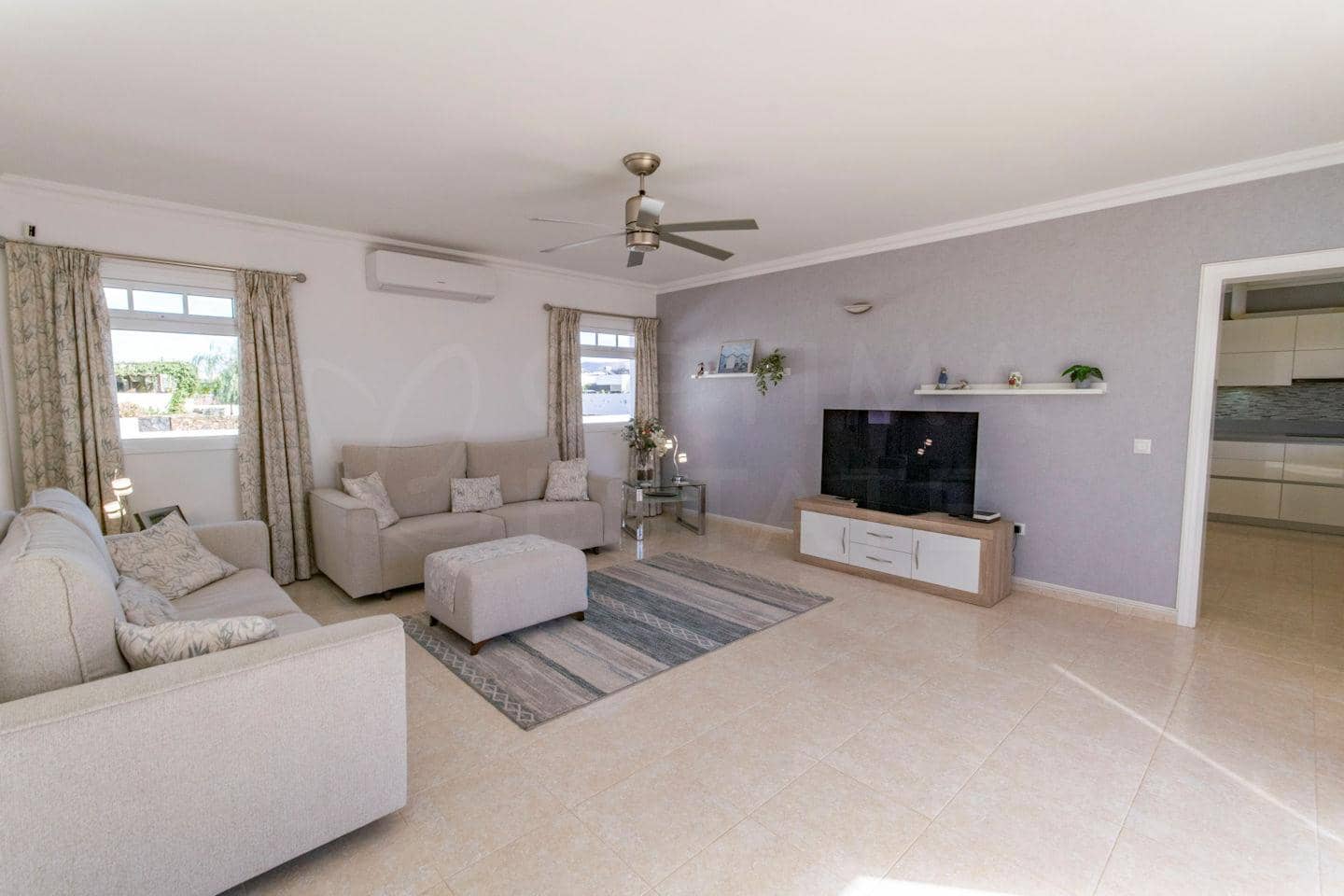 4 soveværelse Villa til salg i Yaiza med swimmingpool garage - € 565.000 (Ref: 9438739)