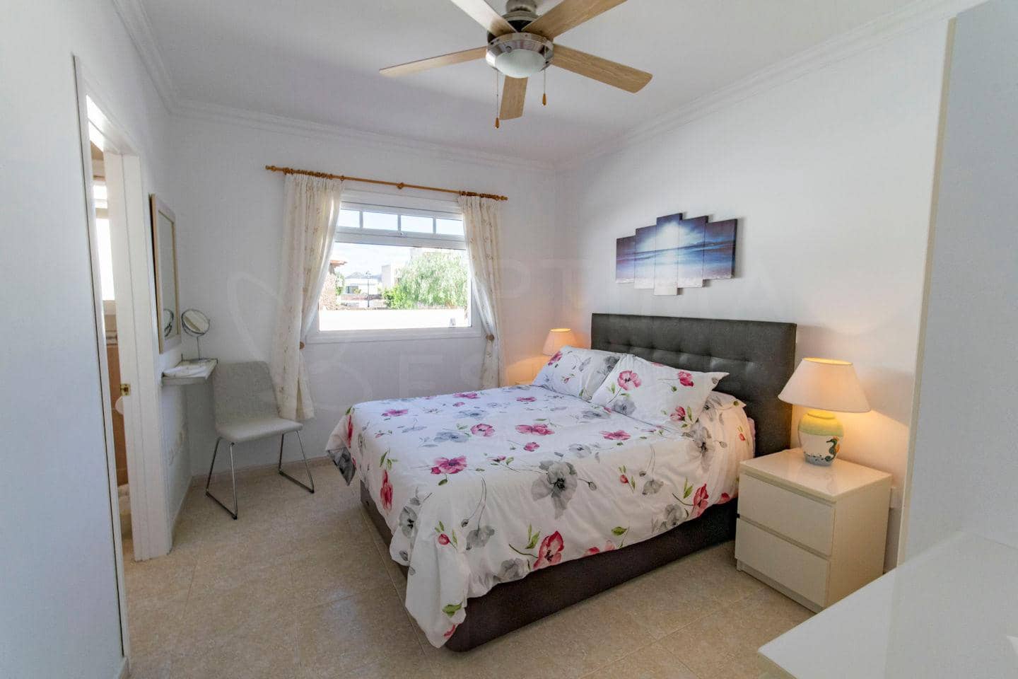 4 soveværelse Villa til salg i Yaiza med swimmingpool garage - € 565.000 (Ref: 9438739)