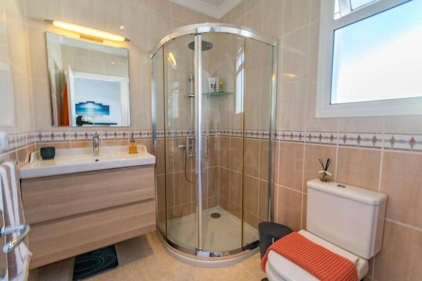 4 soveværelse Villa til salg i Yaiza med swimmingpool garage - € 565.000 (Ref: 9438739)