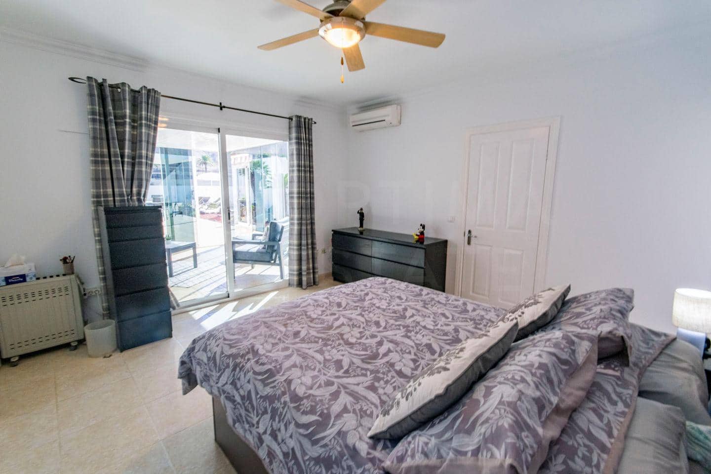 4 soveværelse Villa til salg i Yaiza med swimmingpool garage - € 565.000 (Ref: 9438739)