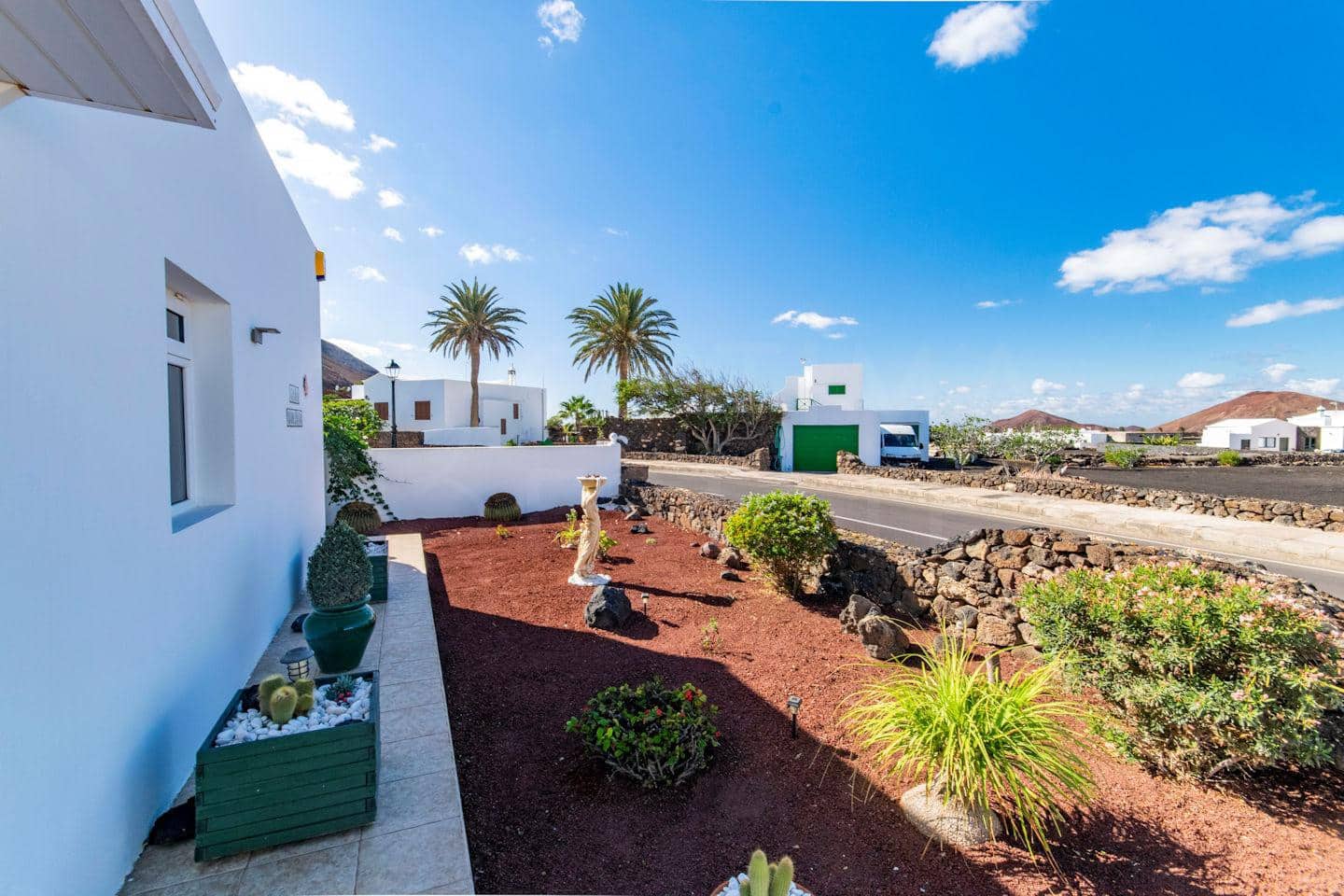 4 soveværelse Villa til salg i Yaiza med swimmingpool garage - € 565.000 (Ref: 9438739)