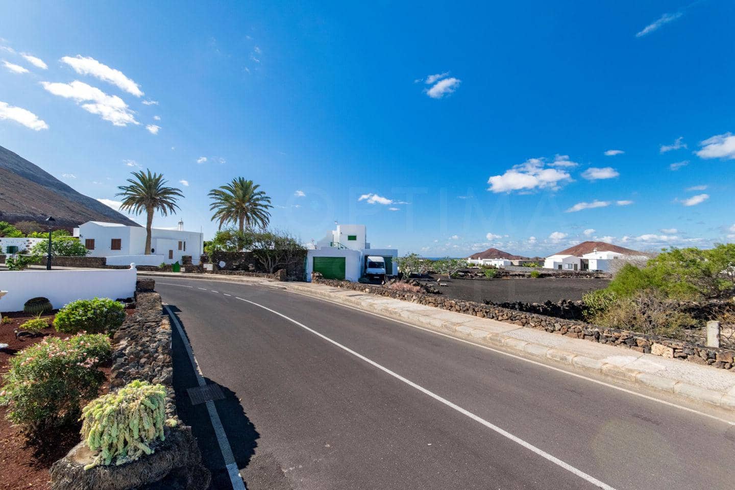 4 soveværelse Villa til salg i Yaiza med swimmingpool garage - € 565.000 (Ref: 9438739)