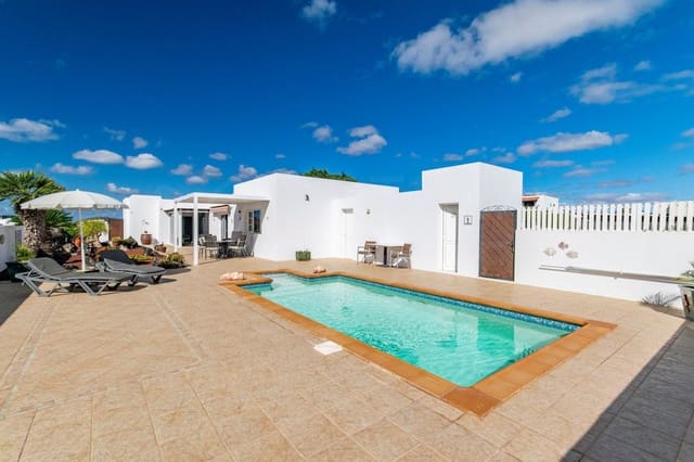 4 soveværelse Villa til salg i Yaiza med swimmingpool garage - € 565.000 (Ref: 9438739)