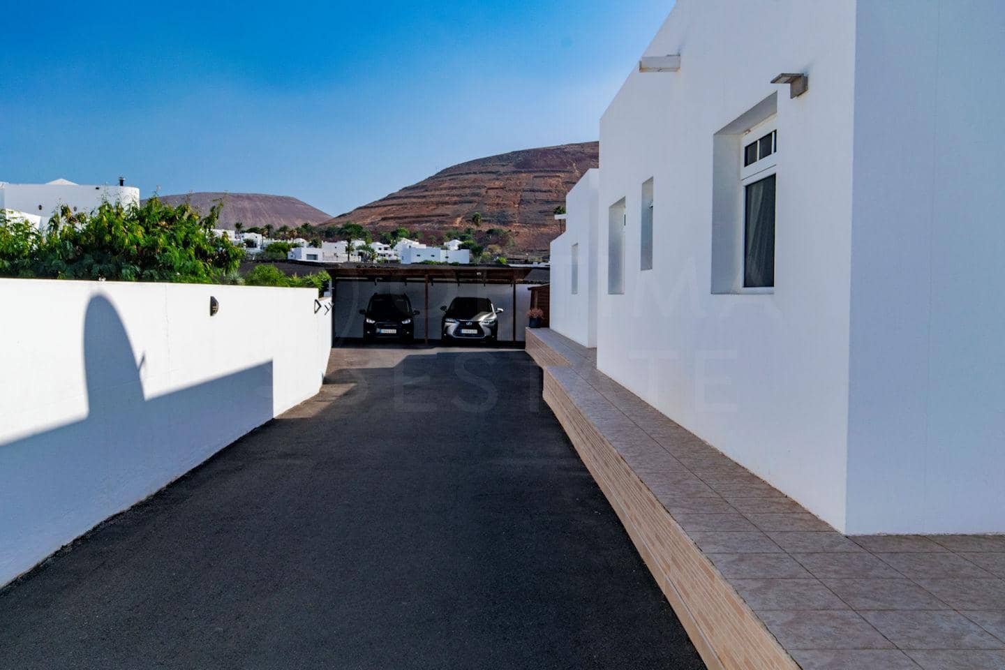 3 soveværelse Villa til salg i Yaiza med swimmingpool garage - € 565.000 (Ref: 9438739)