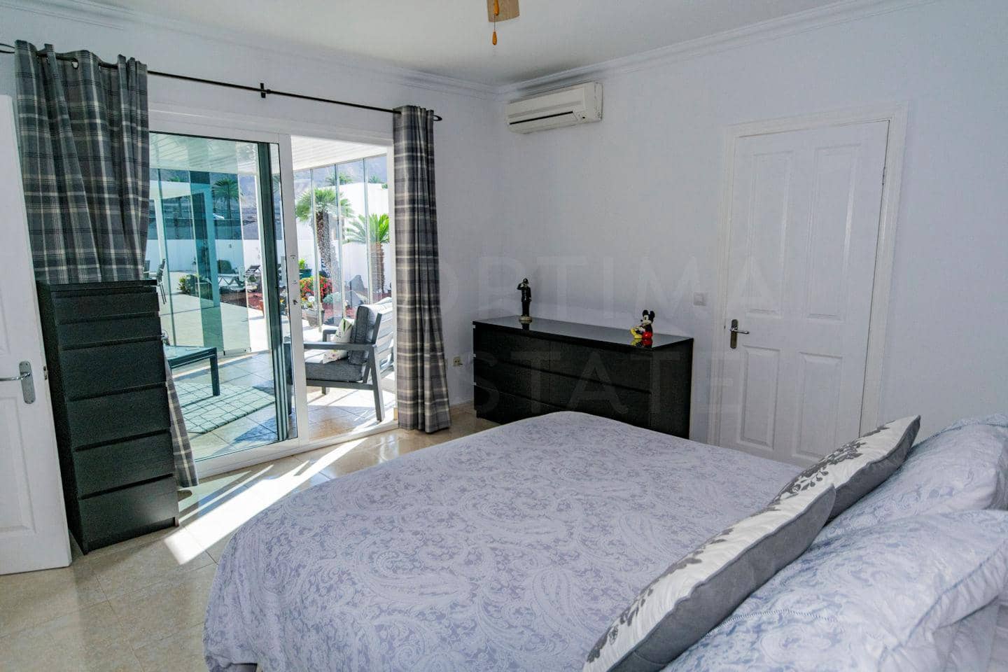 3 soveværelse Villa til salg i Yaiza med swimmingpool garage - € 565.000 (Ref: 9438739)