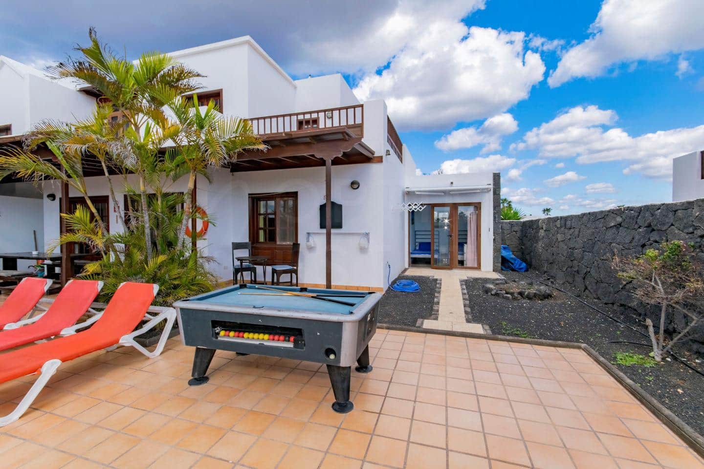 2 bedroom Villa for sale in Playa Blanca with pool garage - € 395,000 (Ref: 9528648)
