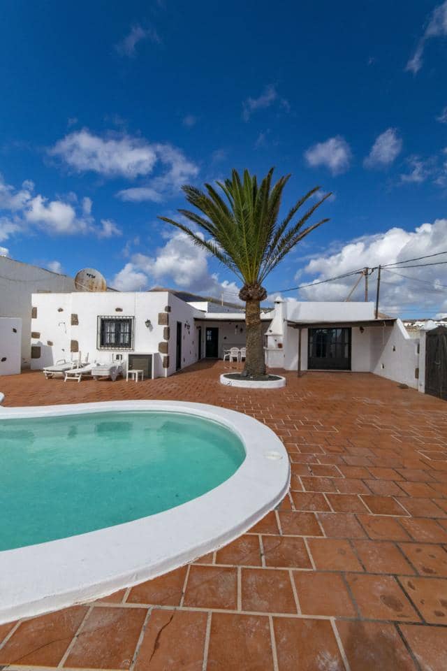 4 makuuhuone Huvila myytävänä paikassa Tias - 523 000 € (Ref: 9624087)